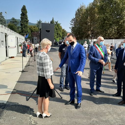 La reggente uscente Norma Crosetti con il presidente Alberto Cirio all'inaugurazione dello scorso anno scolastico a Cumiana
