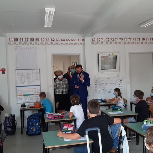 La visita di Cirio al villaggio nei container del 14 settembre 2020