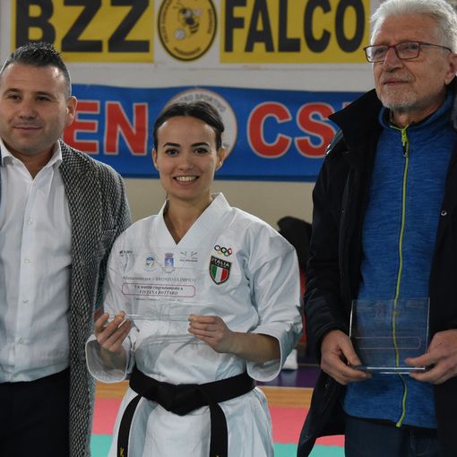Da sinistra Emilio Macchia, Viviana Bottaro e Giorgio Roggero (consigliere comunale con delega allo Sport)