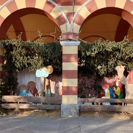 Luserna San Giovanni attende il Natale con il luna park, la carrozza e un trenino