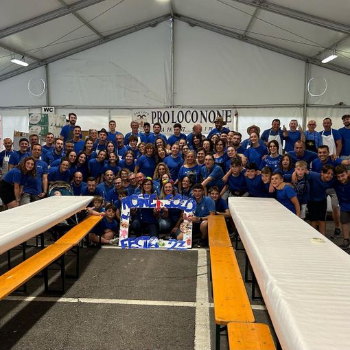 I volontari della festa (foto di repertorio)