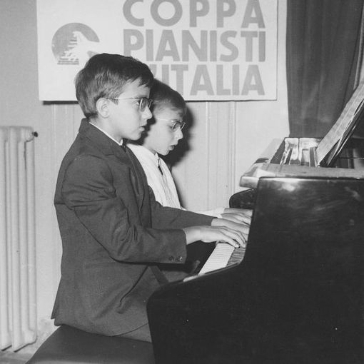 Contino e Mossotti al pianoforte nel 1970