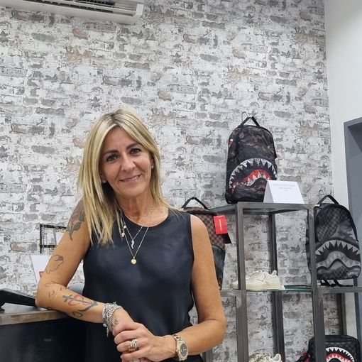 Anna Mila Ruozzo nel suo negozio di via Buniva a Pinerolo