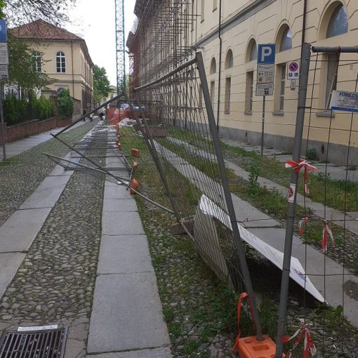 Le recinzioni danneggiate