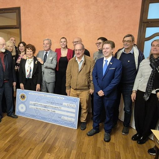 La consegna dell’assegno