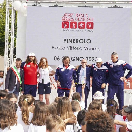 ‘Un campione per amico’ ha portato 430 bimbi a giocare all’aperto a Pinerolo [FOTO]