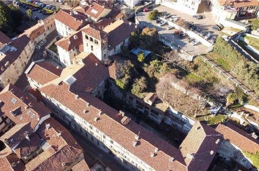 Gli alloggi popolari di via Luciano visti dall’alto