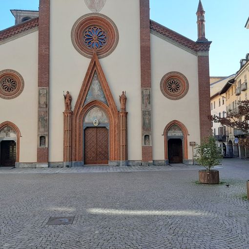Tra fiori e note il Comitato vuole abbellire il cuore di Pinerolo