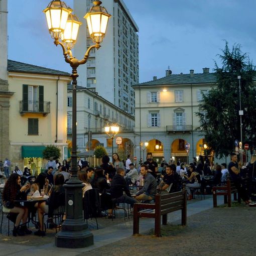 Notte piazza Facta Pinerolo