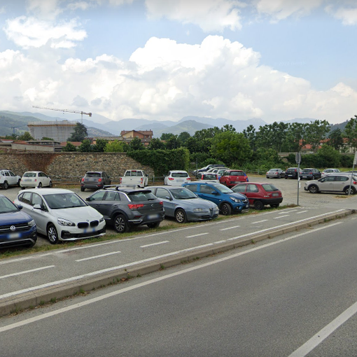 Il parcheggio di viale 17 Febbraio a Pinerolo