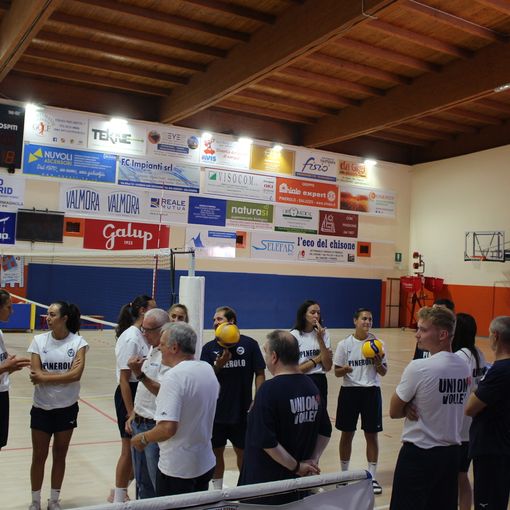 Volley A1/F: il ‘primo giorno di scuola’ delle Pinelle, accolte dai Pinerolo Boys