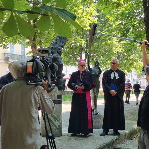 Cattolici e valdesi di Pinerolo domani si scambiano pane e vino in Eurovisione