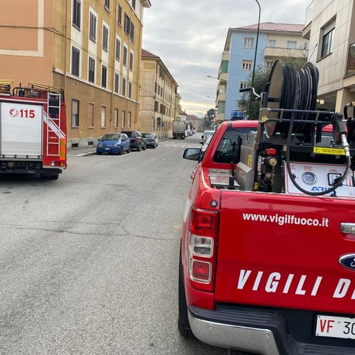 Vigili del fuoco in via Fiume per anziano morto in casa