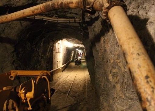 Gli ex minatori tornano in miniera per accompagnare i visitatori