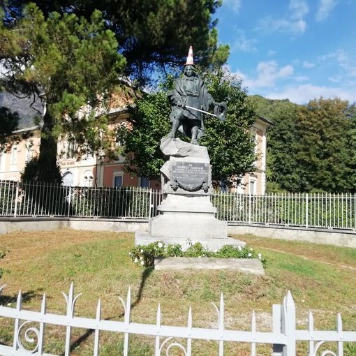 Un cono spartitraffico per cappello a Henri Arnaud, 'Pastore e duce dei valdesi'