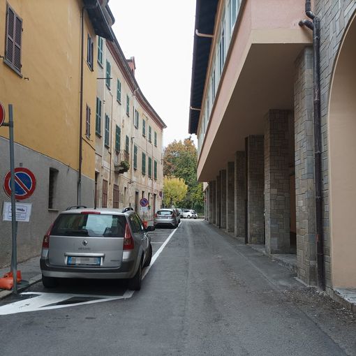 I parcheggi in via Alfieri