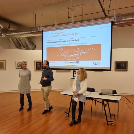 Da sinistra Susanna Gardiol (presidente Gal), Remy Baltieri (referente comunicazione) e Maurizia Allisio (vicesindaco di Torre Pellice)