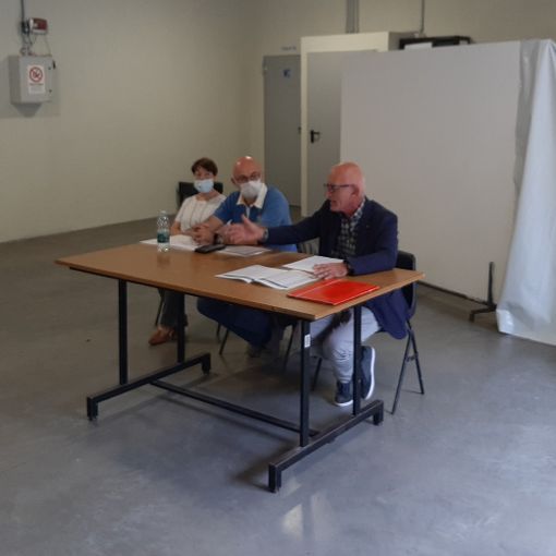 Da sinistra Carla Debenedetti (coordinatrice infermieristica), Adriano Rosano (direttore Centro servizi) e Claudio Restagno (presidente Centro servizi)