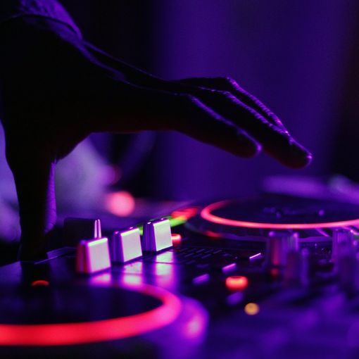 L’Informagiovani insegna ai ragazzi di None l’arte del Djing