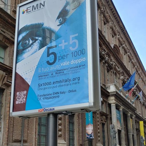 La campagna &quot;5+5x1000 alla Fondazione EMN Italy Onlus&quot; di fronte al Museo Egizio di Torino