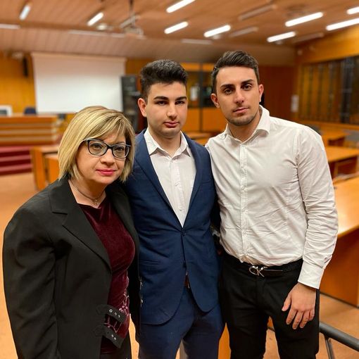 Alex Pompa con mamma e fratello