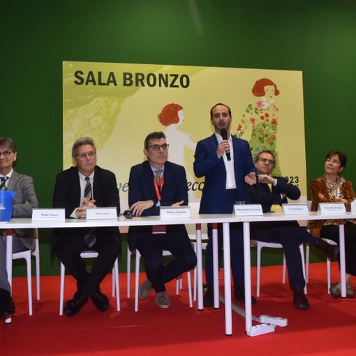foto conferenza stampa 22 maggio