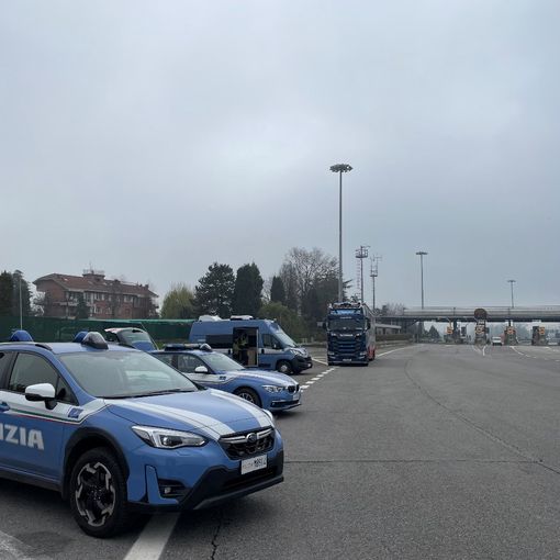 Stupinigi, auto contromano sulla Tangenziale: bloccata dalla Polstrada