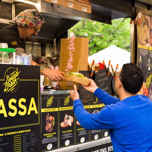A Pinerolo sbarcano gusto e divertimento con il Rolling Truck Street Food Festival