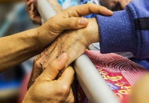Coronavirus, in via degli Artisti a Torino nasce il Comitato &quot;Parenti vittime delle Rsa&quot;