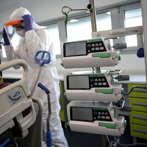 Coronavirus, continua l'impennata di nuovi positivi: quasi 1800. 7 i decessi