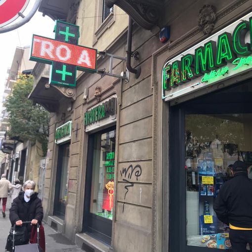 Tamponi rapidi in farmacia? Serve pazienza: “Il servizio non parte oggi, ma da lunedì”