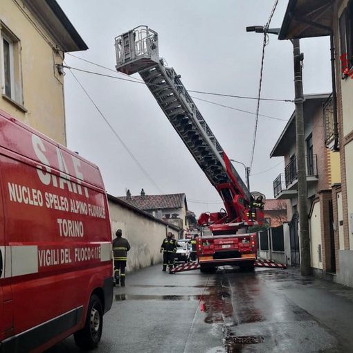 Rivalta, i Vigili del Fuoco soccorrono una anziana con difficoltà motorie