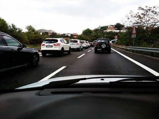 Da metà marzo in Piemonte il 43,4% delle auto ha continuato a muoversi