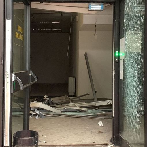 Assaltato nella notte il bancomat di via Torino a Nichelino
