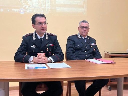 foto d'archivio e carabinieri cuneo