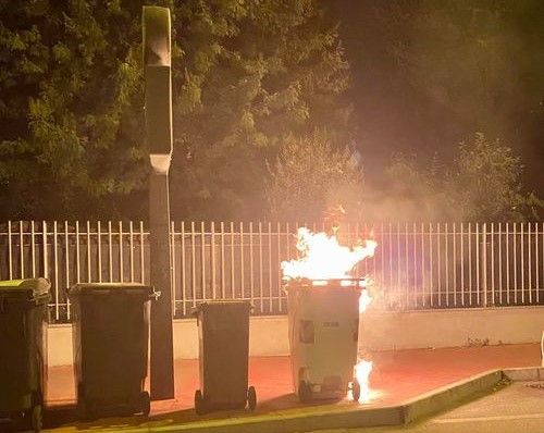 cassonetti in fiamme a nichelino