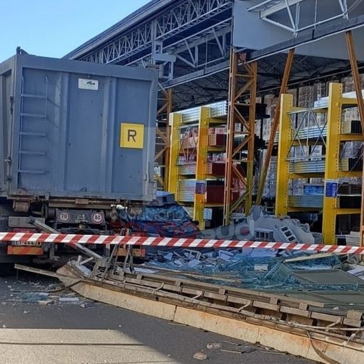 crollo muro azienda di nichelino