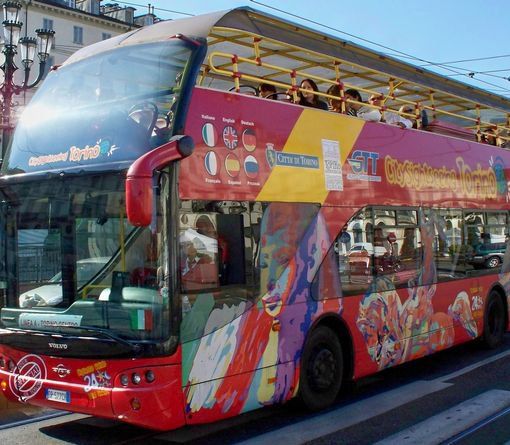 &quot;Coronavirus sul commercio come uno tsunami&quot;: a Torino turismo d'affari, guide turistiche e agenzie viaggi perdono oltre l'80% del fatturato