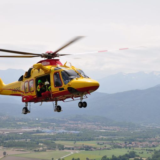 Disperso un escursionista tra val di Susa e val Chisone: lo cercano anche con un drone