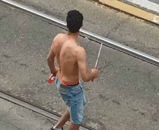 Armato di machete, minaccia i clienti di un negozio a Nichelino: arrestato (foto di archivio)