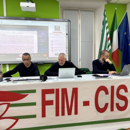 Stellantis, nel 2025 continua il crollo: -35,5% nel primo trimestre