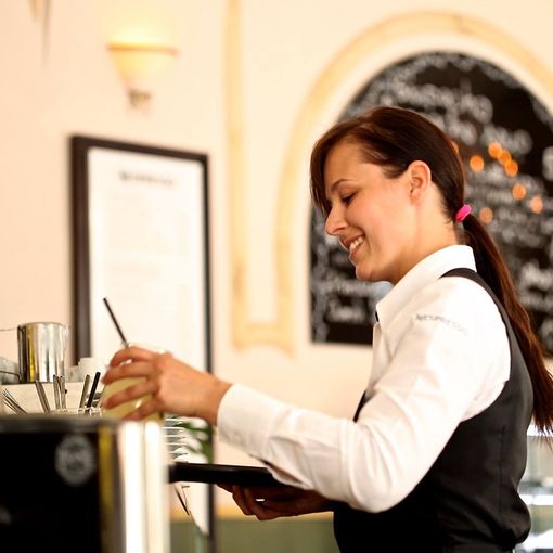 Disoccupati pronti a ripartire con il corso per Tecnico specializzato gestione Food and Beverage del Cfiq