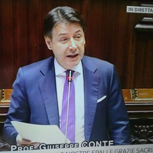 Conte alla Camera sul Decreto Rilancio: &quot;Il peggio è alle spalle, dopo 3 mesi. Riaprire è un rischio calcolato, ma serve prudenza&quot;