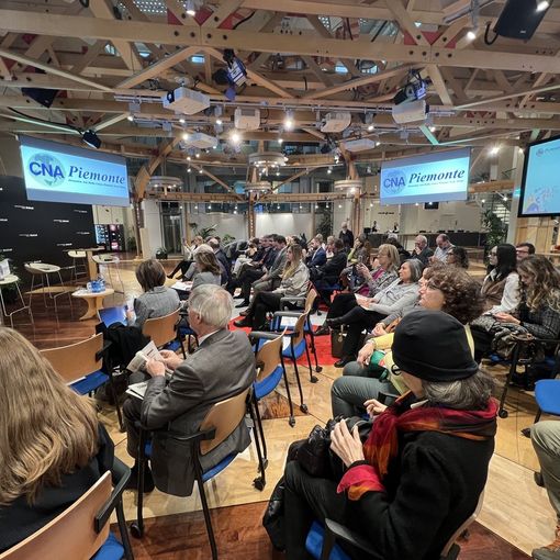 Sala gremita per un evento