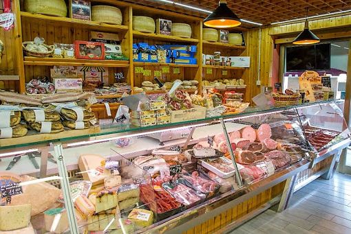 Fase 2 dei negozi: &quot;Ripartenza promettente, tra clienti che tornano e tante prenotazioni&quot;