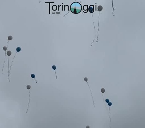 I palloncini liberati nel cielo di Carmagnola in occasione dei funerali delle due vittime, lo scorso febbraio I palloncini liberati nel cielo di Carmagnola in occasione dei funerali delle due vittime, lo scorso febbraio