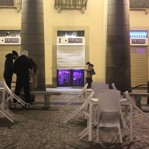 con la zona arancione chiusura di bar e ristoranti, 7 giorni su 7