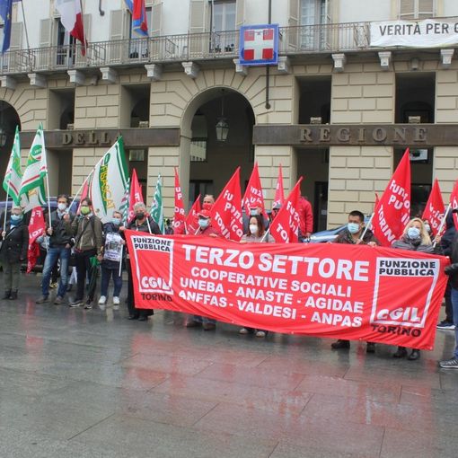 Protesta lavoratori piazza Castello