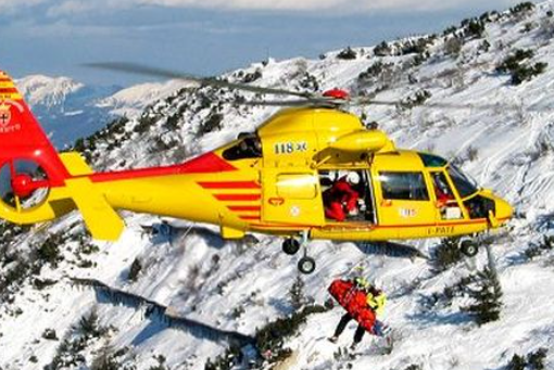 Soccorso alpino - immagine d'archivio
