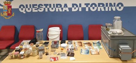 Droga e soldi sequestrati dalla polizia